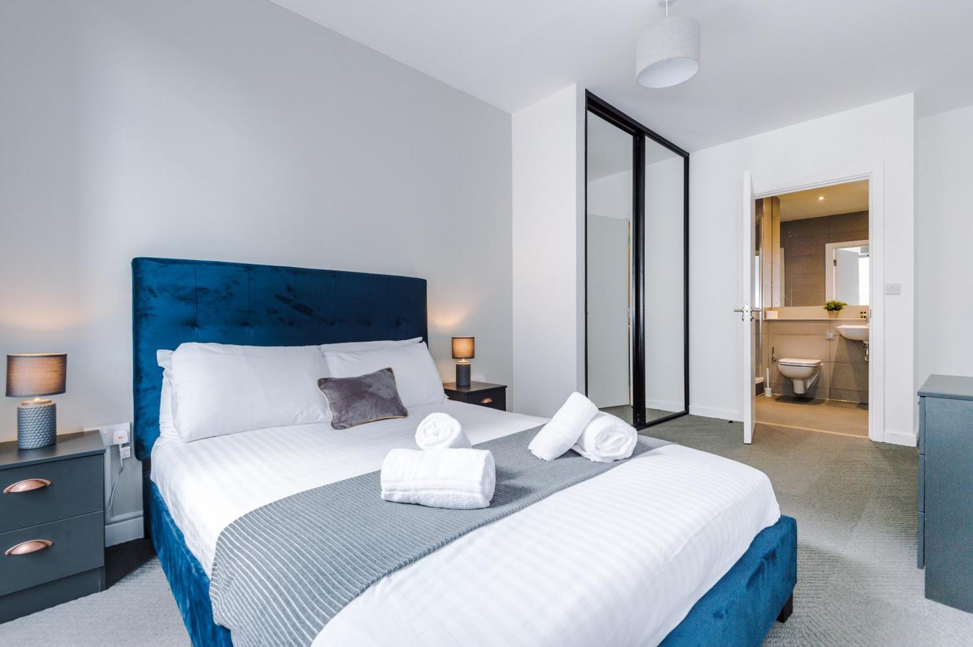 Hilltop Serviced - Ancoats Apartment *