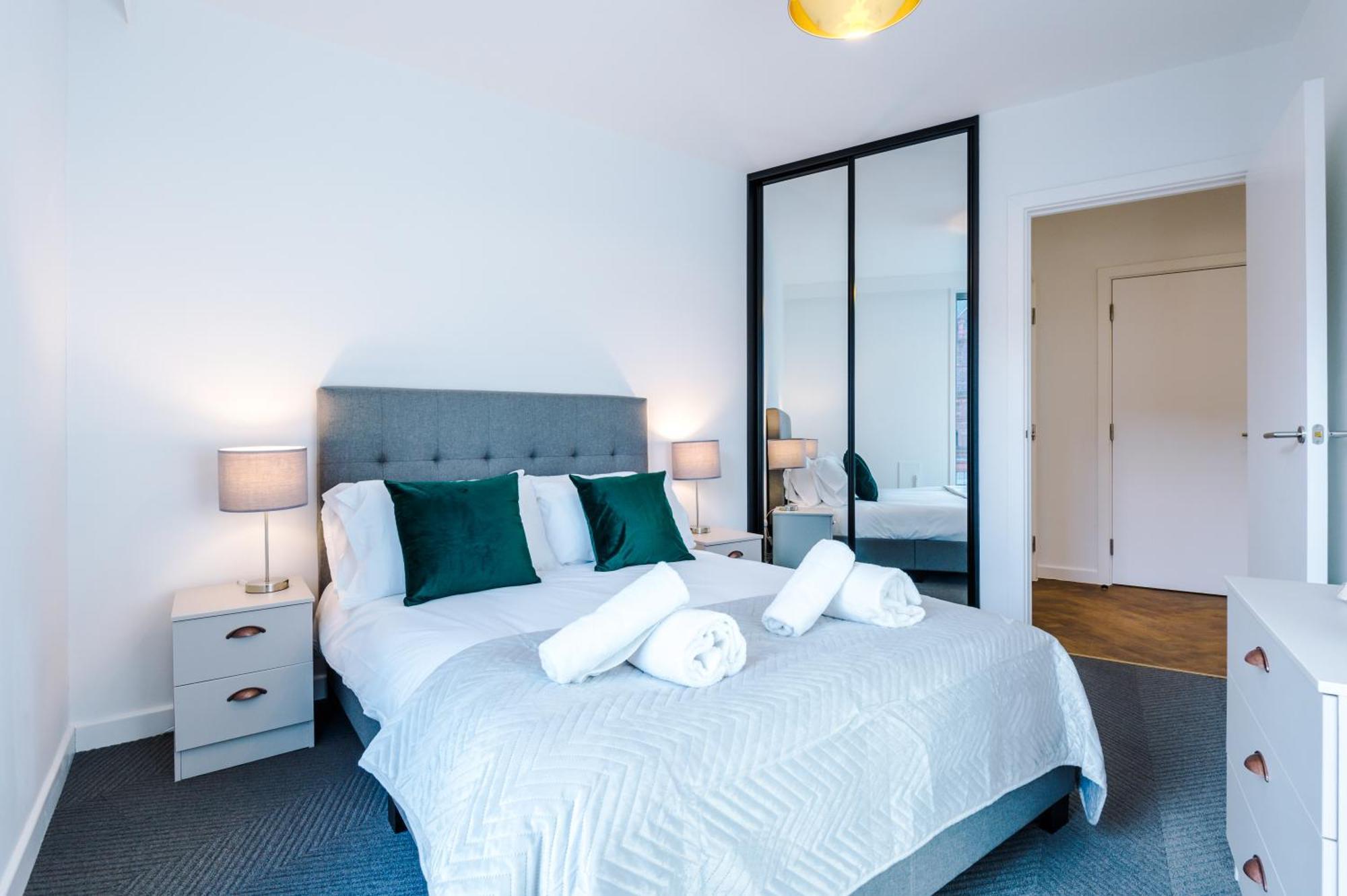 Hilltop Serviced - Ancoats Apartment *