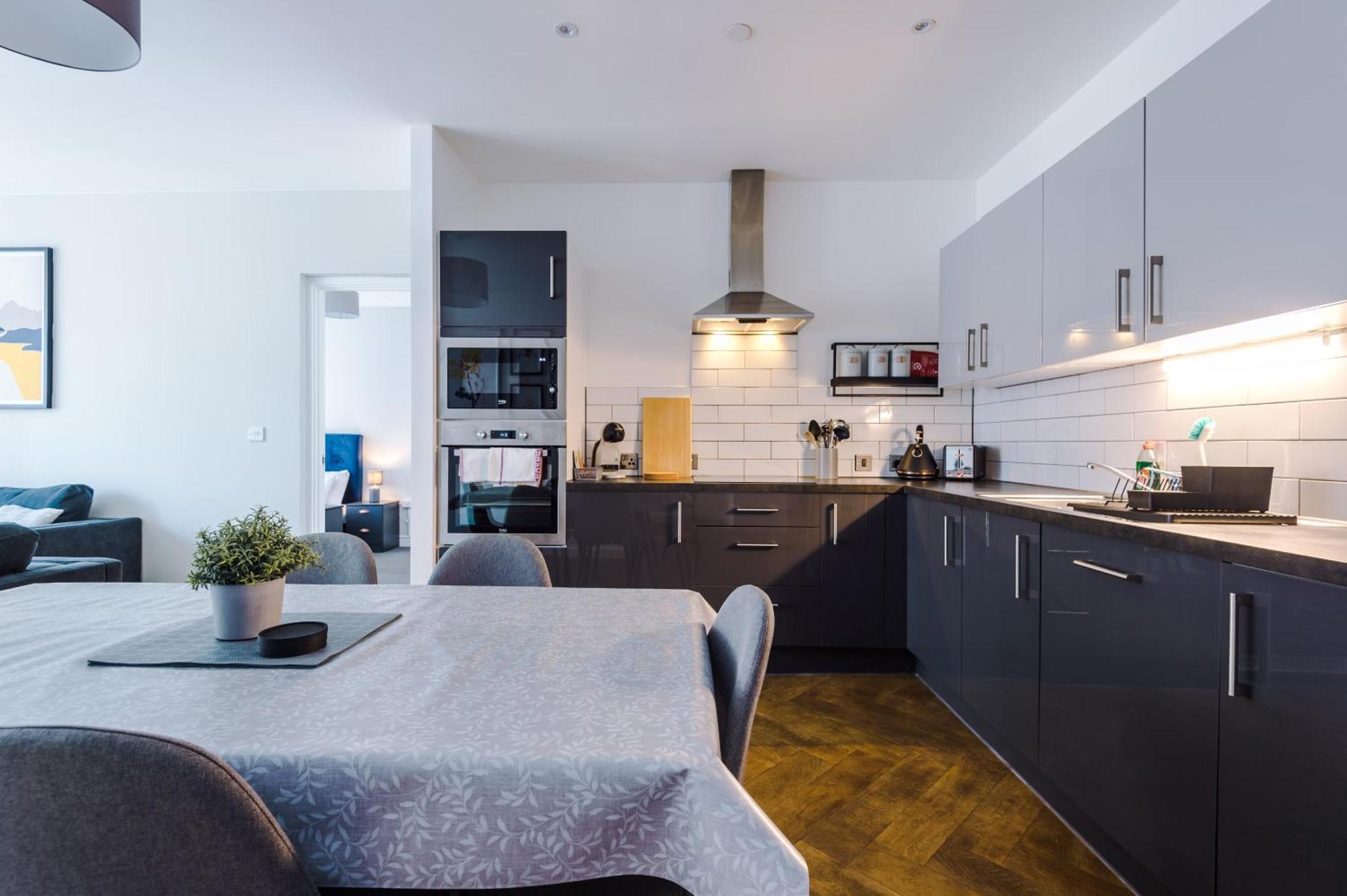 Hilltop Serviced - Ancoats Apartment