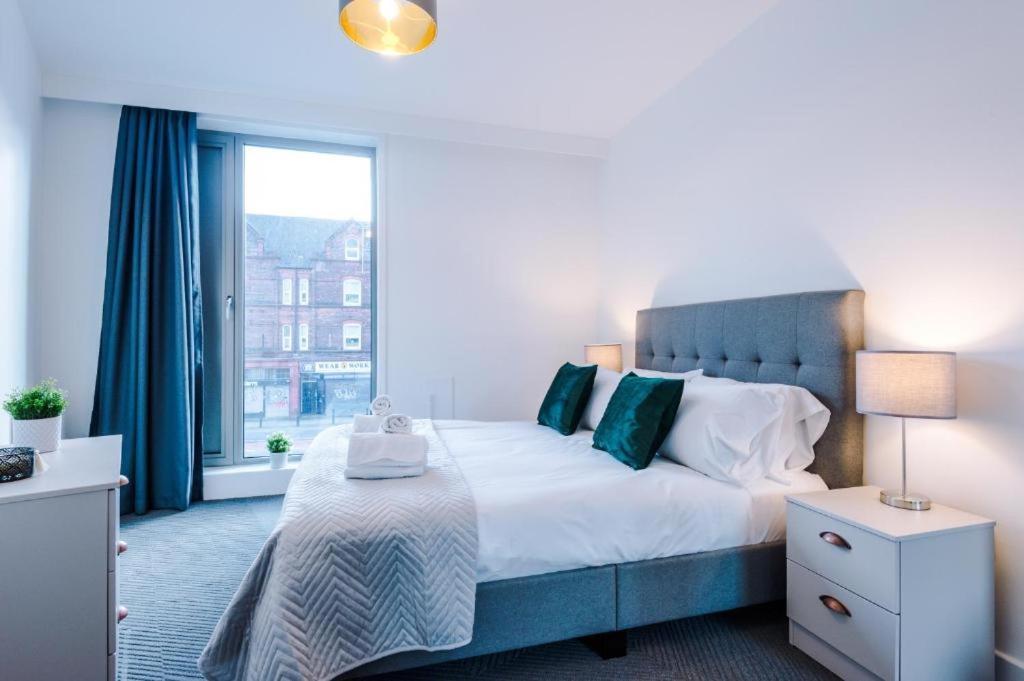 Hilltop Serviced - Ancoats Apartment